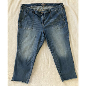 Torrid Women's Crop Boyfriend Vintage Stretch Jeans Fringe Distressed Size 26